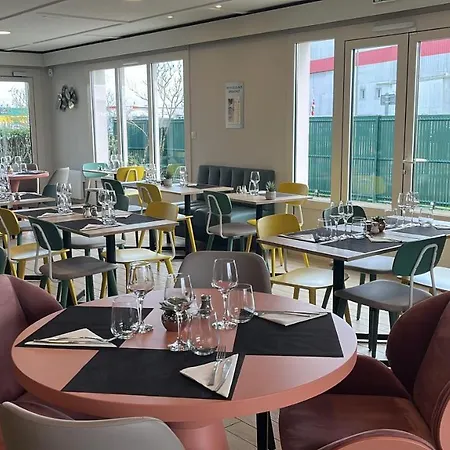 Sure By Western Rochefort-sur-mer Hotel 3*