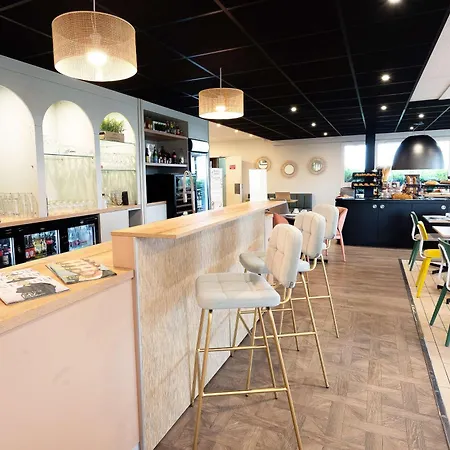 Hotel Sure By Western Rochefort-sur-mer 3*