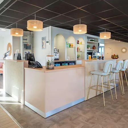 Hotel Sure By Western Rochefort-sur-mer 3*