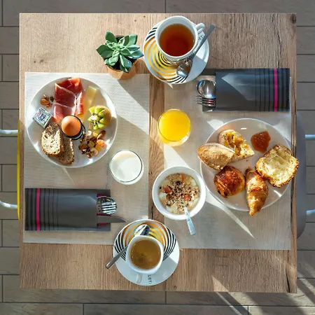 Hotel Sure By Western Rochefort-sur-mer 3*