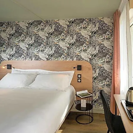 Hotel Sure By Western Rochefort-sur-mer 3*