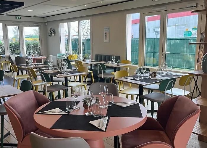 Sure By Western Rochefort-sur-mer Hotel 3*