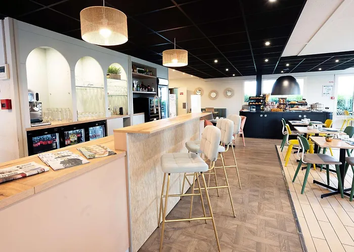 Hotel Sure By Western Rochefort-sur-mer 3*